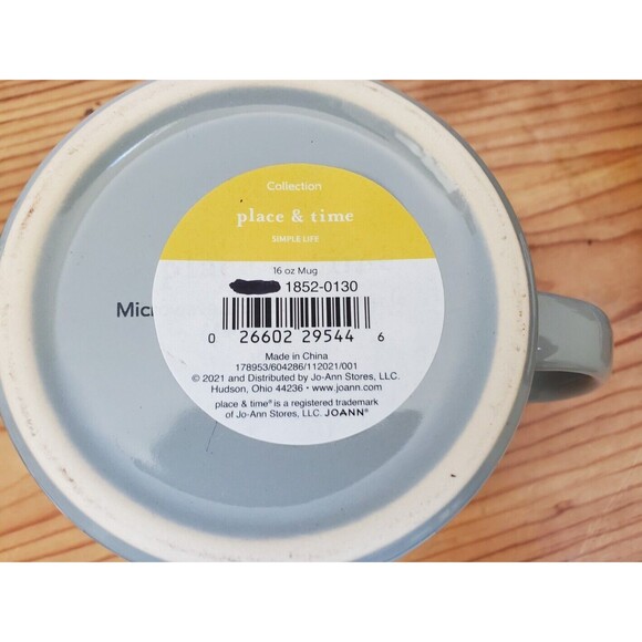 Place Time Mug Gray Plaid Coffee Cup Tea Time Cozy 16 oz NWT Factory FLAW - Picture 3 of 6